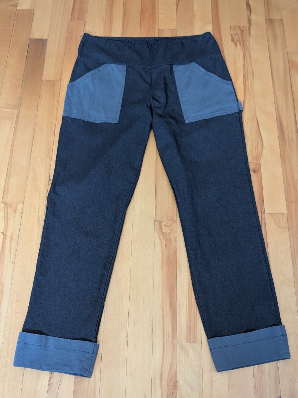Studio D - Made in Canada - Ankle Stretchy Charcoal Pants, Size XL
